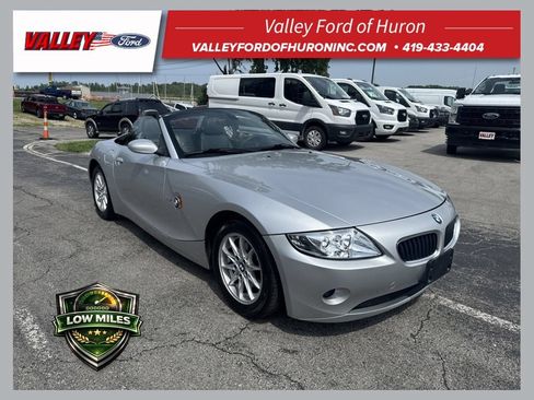 Used 2004 BMW Z4 2.5i RWD image 1