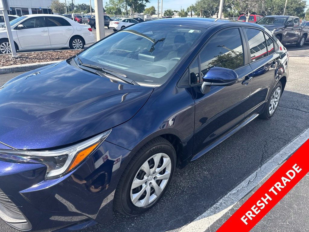 Used 2025 Toyota Corolla LE FWD image 1