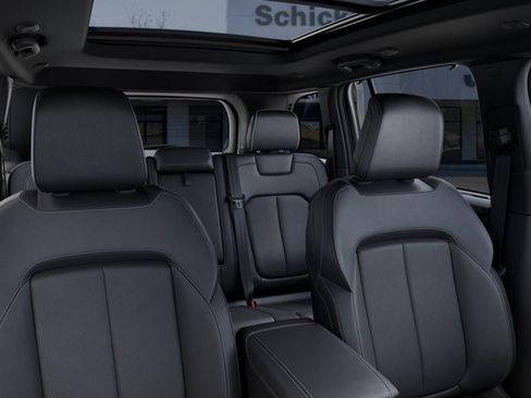 New 2025 Jeep Grand Cherokee Limited w/ Luxury Tech Group II AWD/4WD image 29