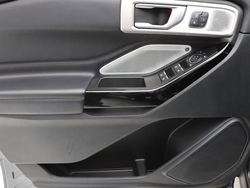 Used 2022 Ford Explorer Platinum w/ Equipment Group 601A image 14