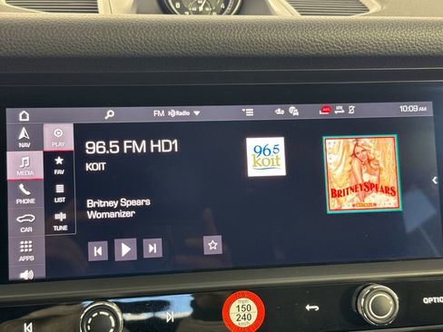 Certified 2025 Porsche Macan image 22