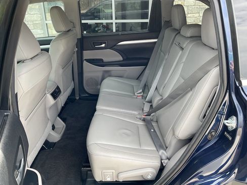 Used 2014 Toyota Highlander XLE image 31