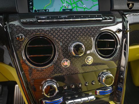 Used 2022 Rolls-Royce Cullinan Black Badge w/ Dark Exterior Package image 33