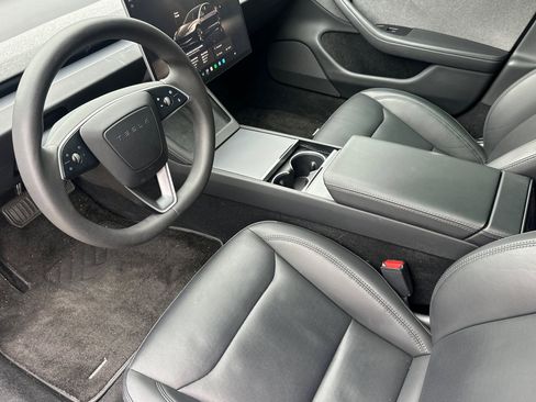 Used 2024 Tesla Model 3 Standard Range RWD image 11