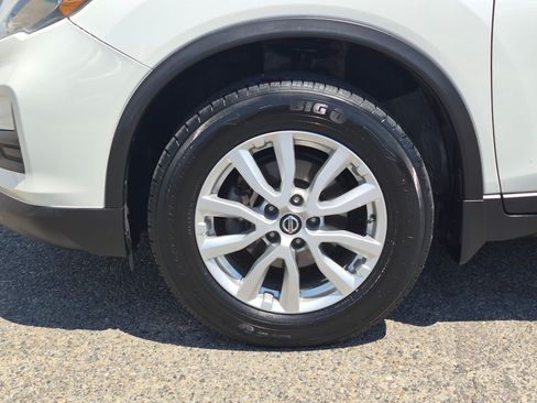 Used 2019 Nissan Rogue SV AWD/4WD image 13