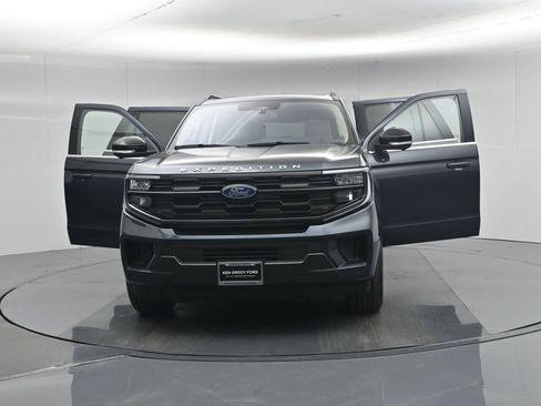 Certified 2025 Ford Expedition Max Active RWD image 38