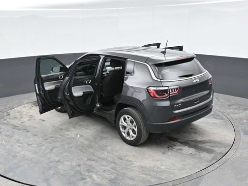 Used 2024 Jeep Compass Sport AWD/4WD image 49