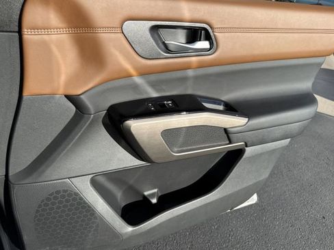 Certified 2023 Nissan Pathfinder Platinum image 28