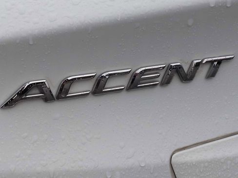 Used 2013 Hyundai Accent GLS image 13