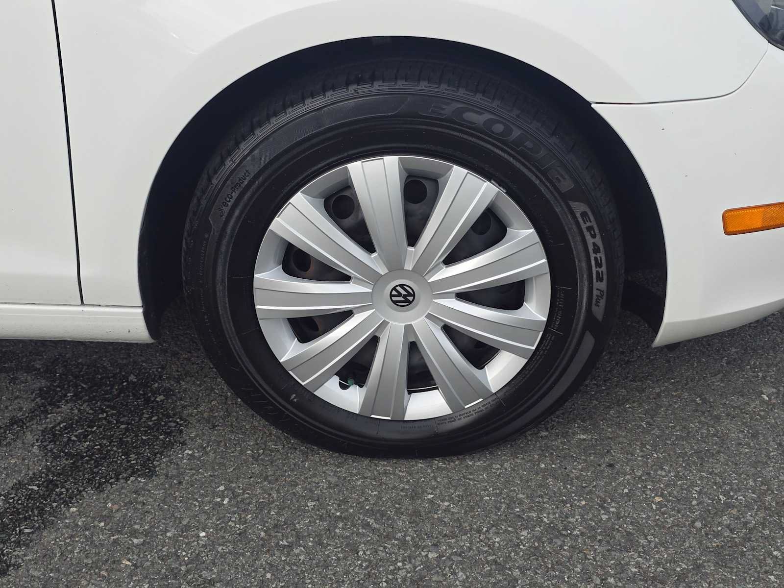 Used 2012 Volkswagen Golf 4-Door FWD image 9