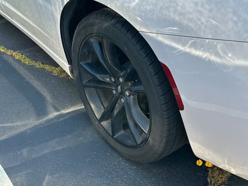 Used 2017 Dodge Charger SE w/ Blacktop Package RWD image 17
