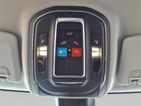 Used 2023 Jeep Grand Cherokee Limited AWD/4WD image 21