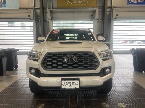 Used 2021 Toyota Tacoma TRD Sport w/ Technology Package AWD/4WD image 2