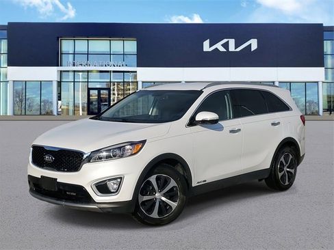 Used 2017 Kia Sorento EX image 1
