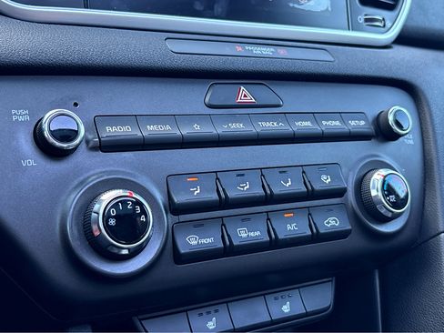 Used 2020 Kia Sportage S w/ S Sunroof Package image 7