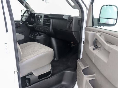 Used 2025 Chevrolet Express 3500 LS image 15
