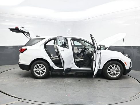 Used 2024 Chevrolet Equinox LS FWD image 51