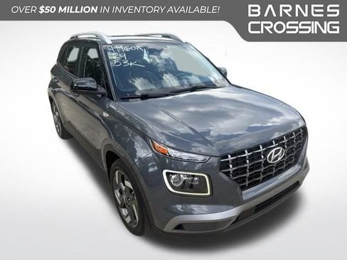 Used 2024 Hyundai Venue Limited FWD image 1