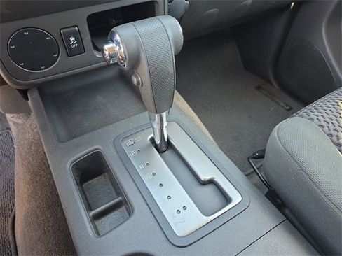 Used 2014 Nissan Frontier SV image 22