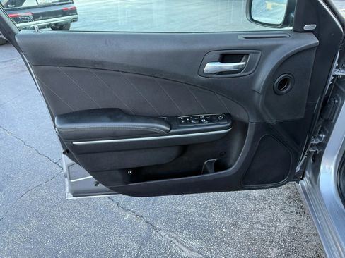 Used 2018 Dodge Charger R/T w/ Navigation & Travel Group image 13