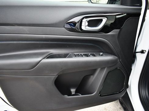 New 2026 Jeep Compass Latitude AWD/4WD image 11