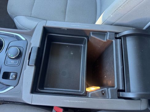 Used 2018 Chevrolet Traverse LT image 22