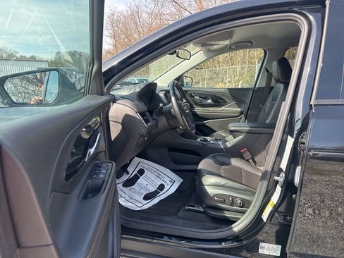 Used 2023 GMC Terrain AT4 image 14