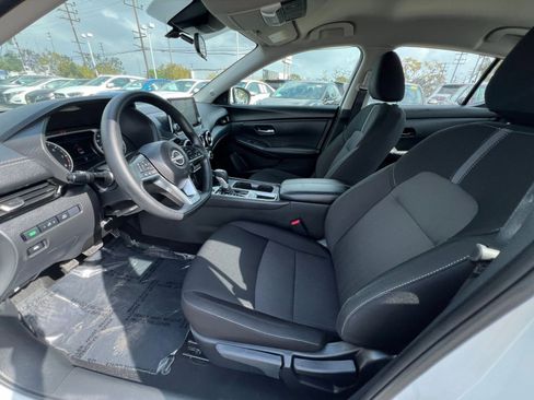 Used 2025 Nissan Sentra SV FWD image 30