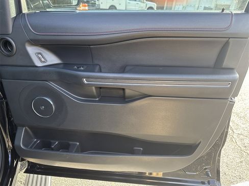 Used 2023 Ford Expedition Limited image 14