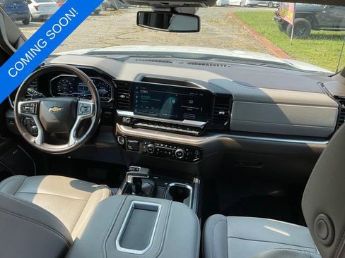 Used 2022 Chevrolet Silverado 1500 LTZ w/ LTZ Convenience Package II AWD/4WD image 13