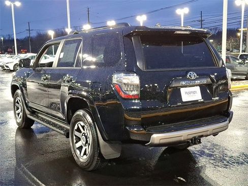 Certified 2024 Toyota 4Runner TRD Off-Road Premium image 5