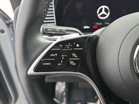 Used 2025 Mercedes-Benz GLE 450 4MATIC image 17