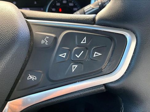 Used 2023 Chevrolet Equinox Premier image 26