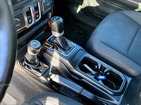 Used 2021 Jeep Wrangler Willys image 18