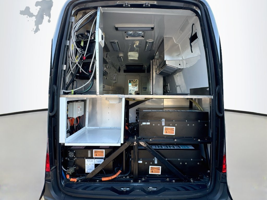 Used 2021 Mercedes-Benz Sprinter 4500 w/ Parking Package image 9