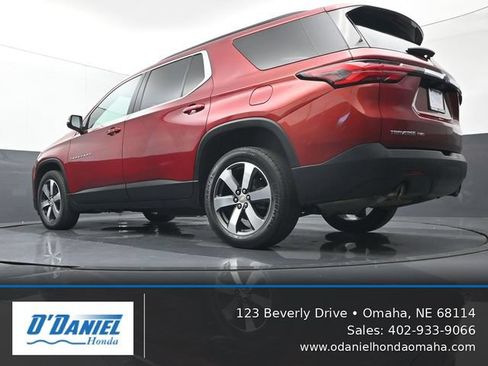 Used 2022 Chevrolet Traverse LT w/ LT Premium Package AWD/4WD image 22