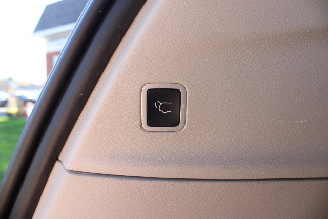 Used 2024 Chrysler Pacifica Limited FWD image 48