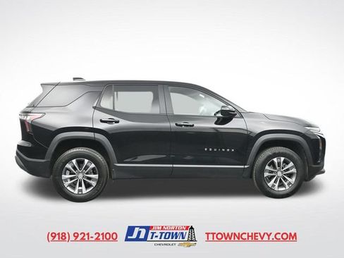 Used 2025 Chevrolet Equinox LT FWD image 12