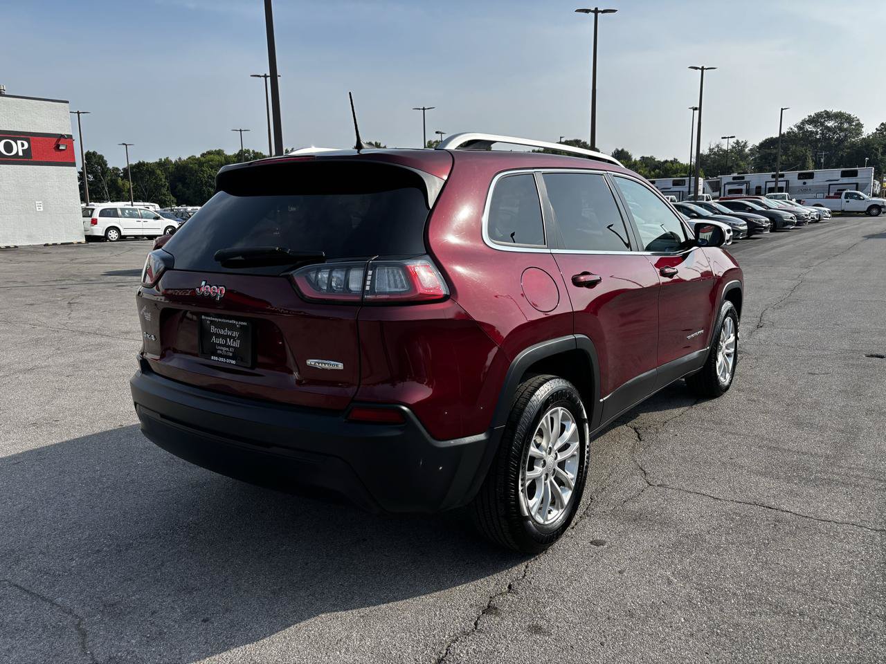 Used 2019 Jeep Cherokee Latitude w/ Popular Appearance Group AWD/4WD image 3