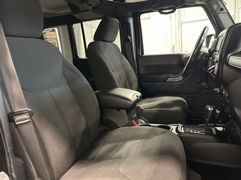 Used 2017 Jeep Wrangler Unlimited Sport w/ Connectivity Group image 31