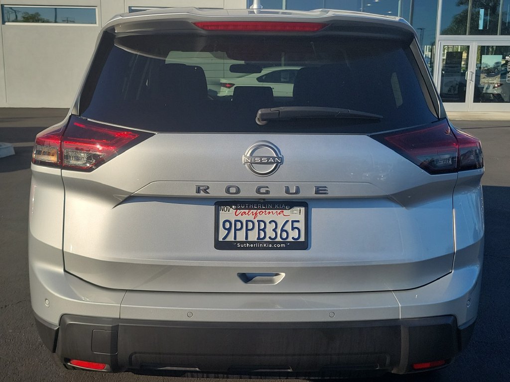 Used 2025 Nissan Rogue SV FWD image 5