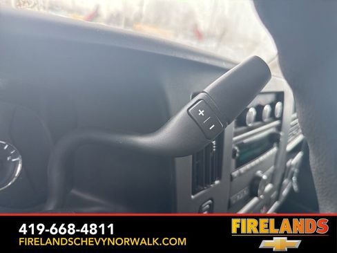 Used 2024 Chevrolet Express 3500 LT w/ LT Preferred Equipment Group image 6