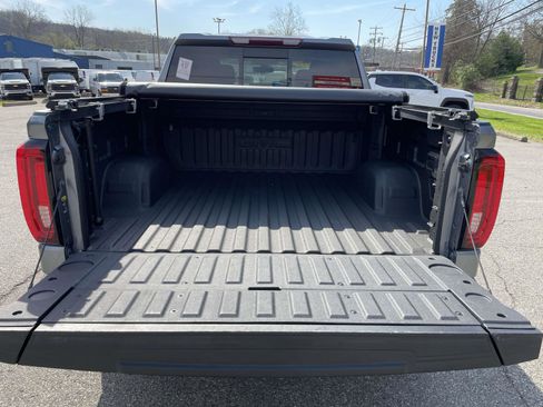 Certified 2019 GMC Sierra 1500 SLT w/ SLT Premium Plus Package AWD/4WD image 19