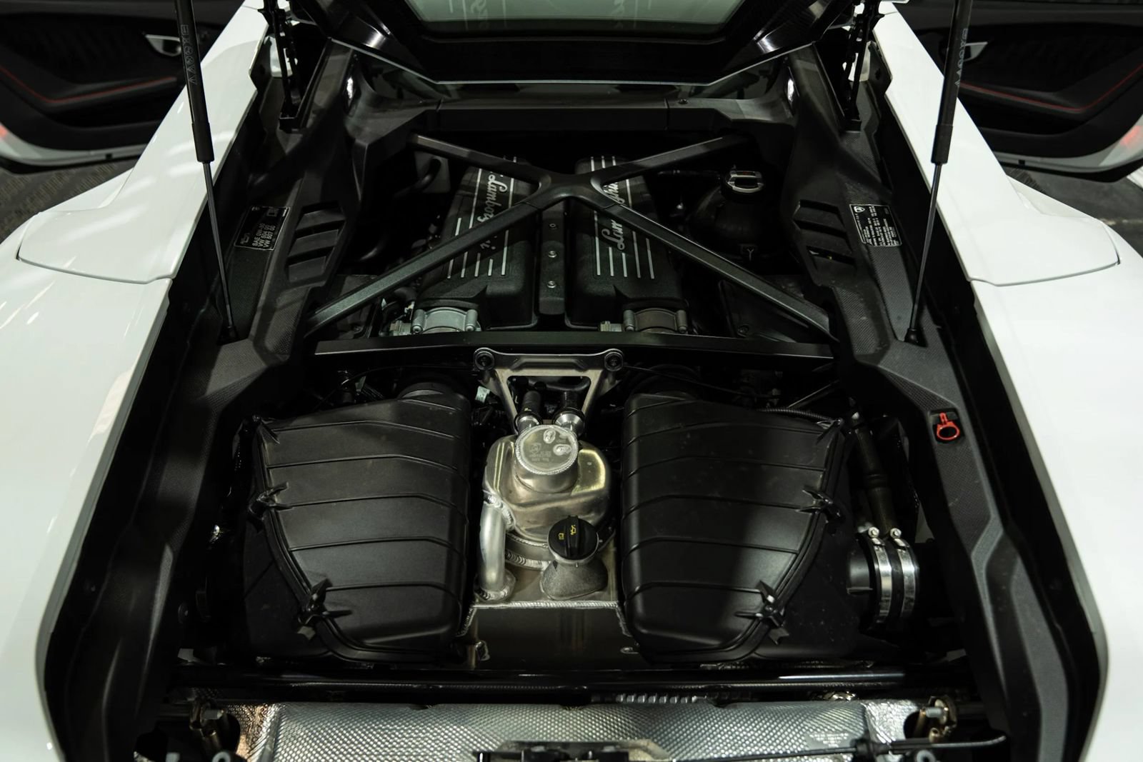 Used 2023 Lamborghini Huracan Tecnica RWD image 20