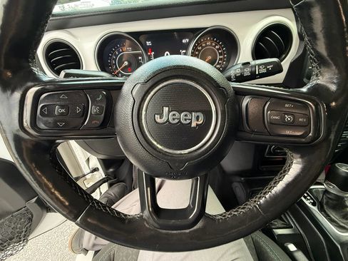 Used 2021 Jeep Wrangler Unlimited Sport AWD/4WD image 9