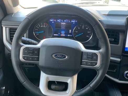 Used 2022 Ford Expedition XLT AWD/4WD image 16