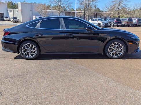 Certified 2023 Hyundai Sonata SEL image 3