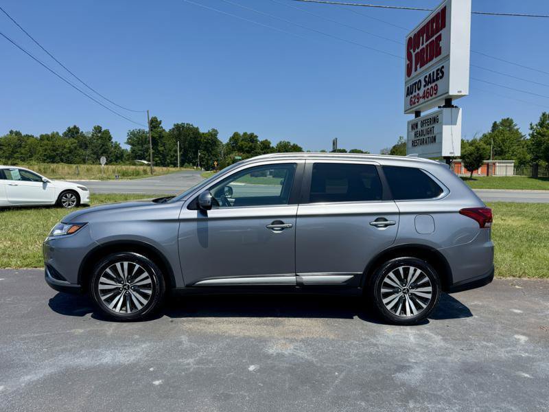 Used 2020 Mitsubishi Outlander SEL FWD image 2