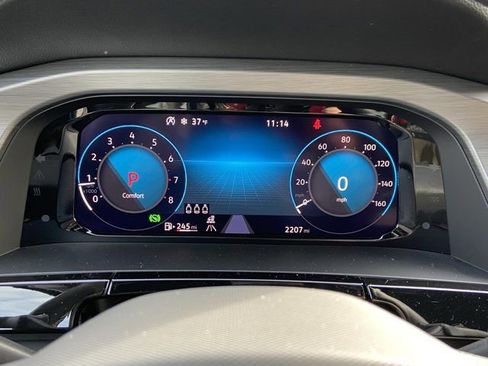 Used 2025 Volkswagen Atlas Cross Sport SE w/ Panoramic Sunroof Package image 17