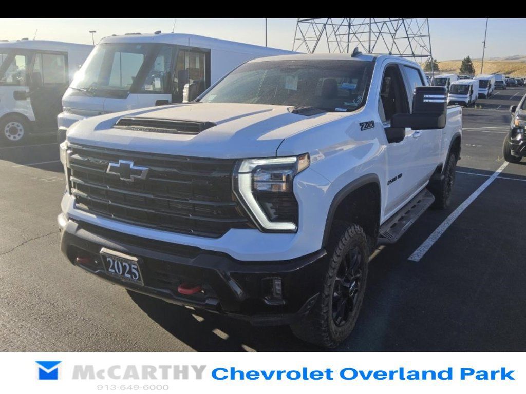 Used 2025 Chevrolet Silverado 2500 LT w/ Trail Boss Package AWD/4WD image 1